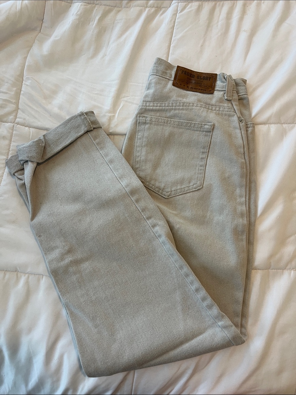 Vintage Faded Glory Light Gray/Bone High-Waisted Mom Jeans